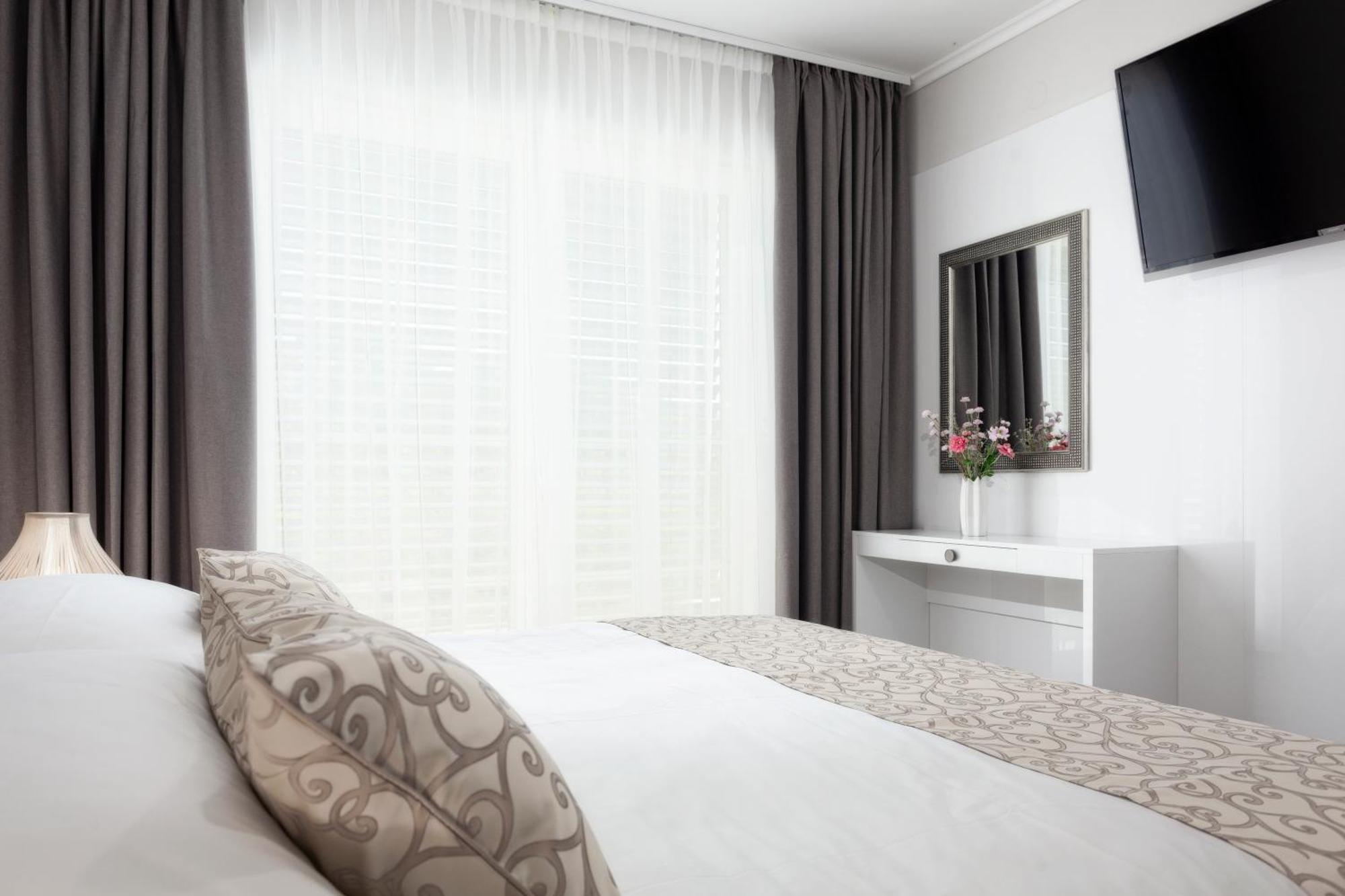 Luxury Rooms Vila Carissa Малинска Экстерьер фото
